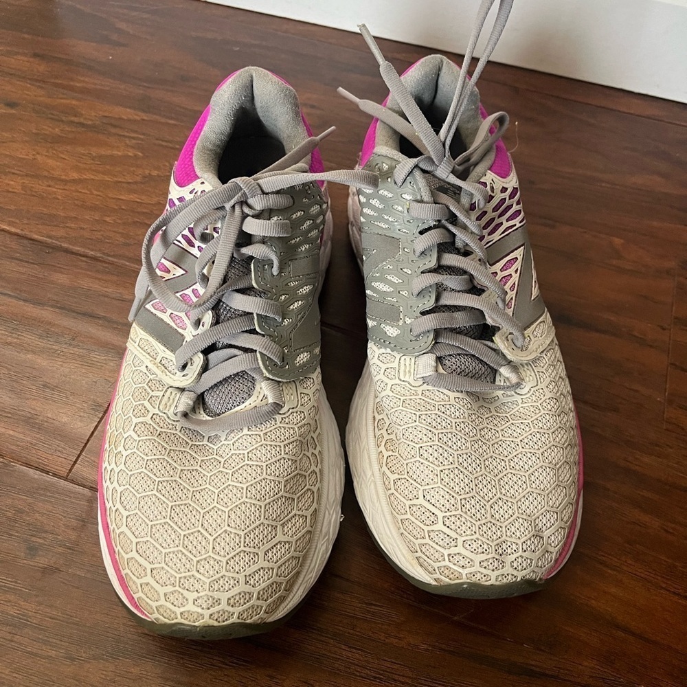 New Balance Fresh Foam Vongo v3 Women's Purple and Gray Running Shoes-Size 9 - Picture 2 of 9